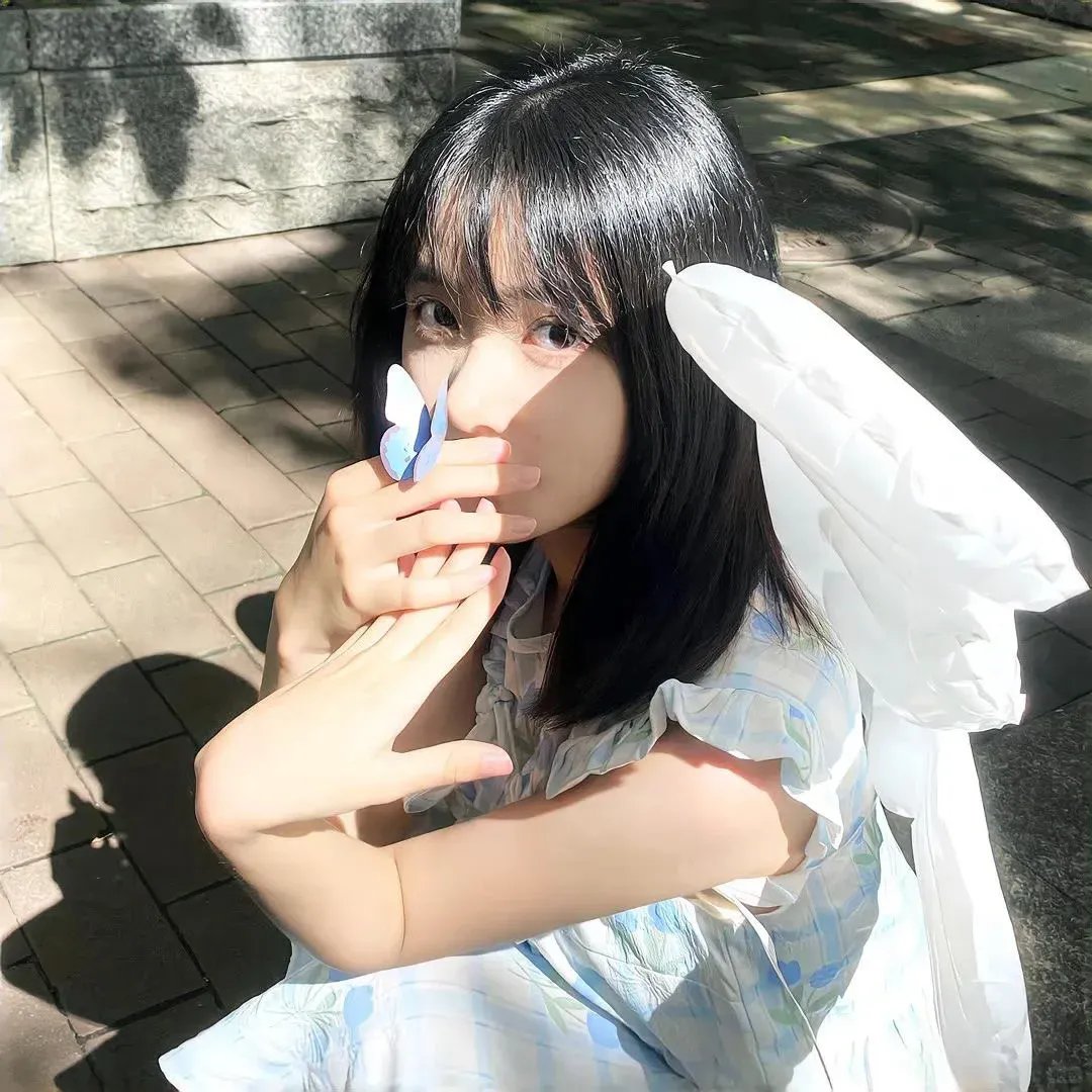 她自己